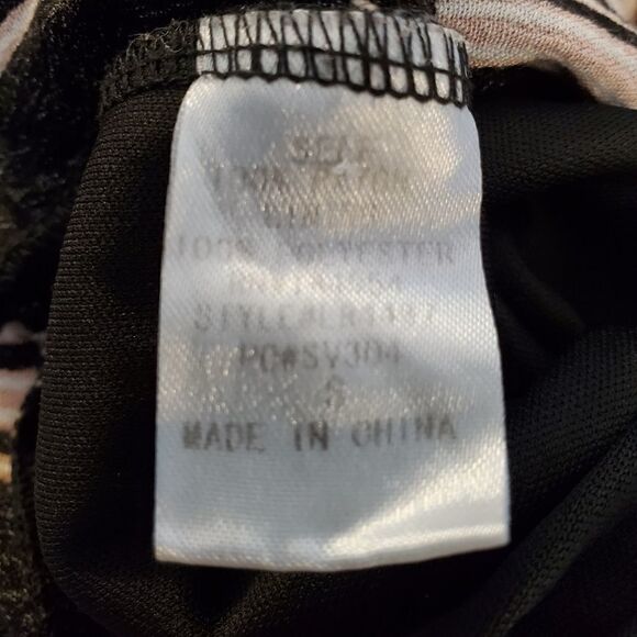 LUXXEL WOMEN'S COLD SHOULDER ROMPER SIZE SMALL - Picture 6 of 6